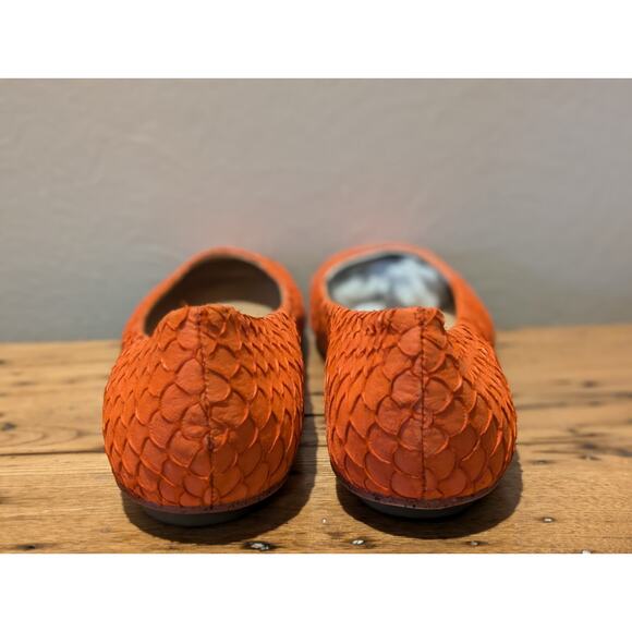 Miz Mooz Panther Orange Red Fish Scale 100% Leather NWOT Round Toe Flat Sz 8.5 - Picture 3 of 9